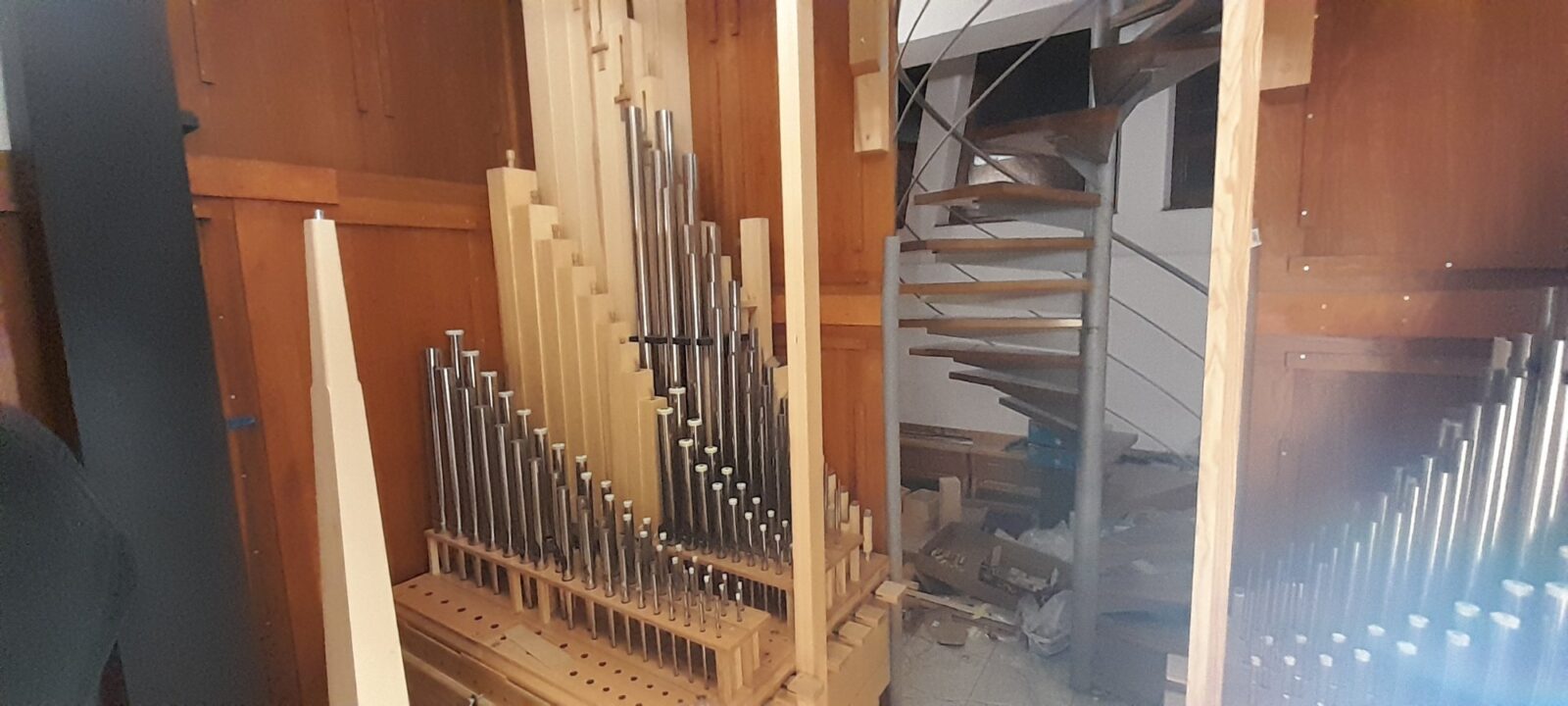 Trwa montaż organów
